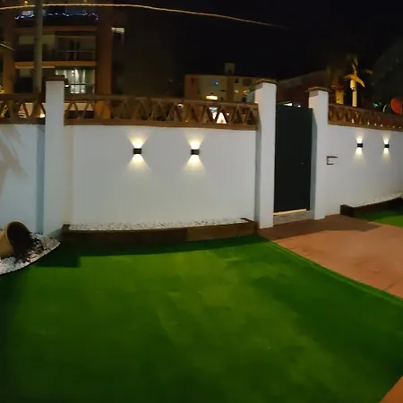 M&h * 托雷莫利诺斯